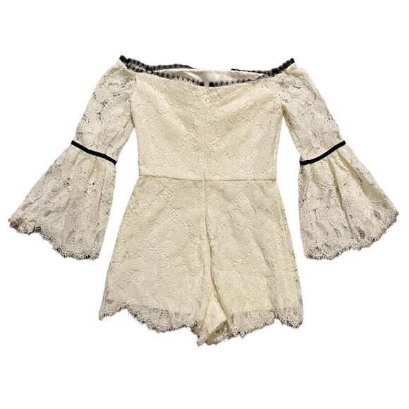 ALEXIS Layla Off The Shoulder Velvet Accent Lace Bell Sleeve Romper Size Small - Picture 2 of 5